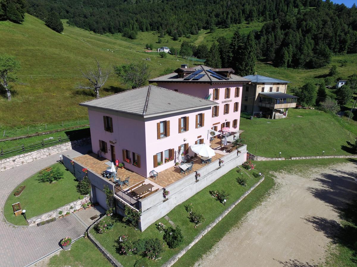 Albergo Alpino Da Tullio Avio Exterior foto